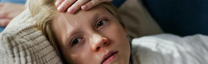 Gorączka 40 stopni u dziecka – jak reagować krok po kroku?